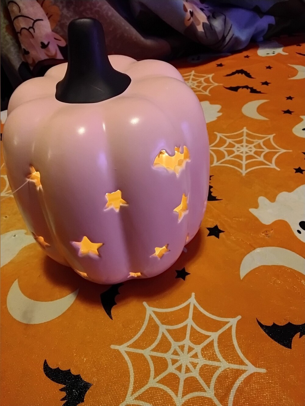 Pink Ceramic Pumpkin Halloween Decor with Star & Bat reflective cutouts NEW 7×5